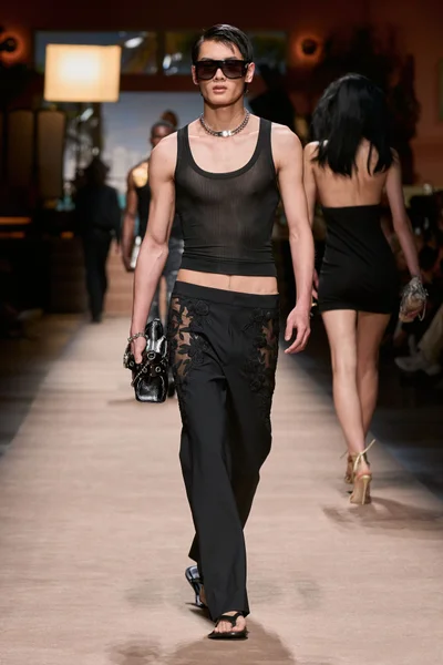 Look 52
